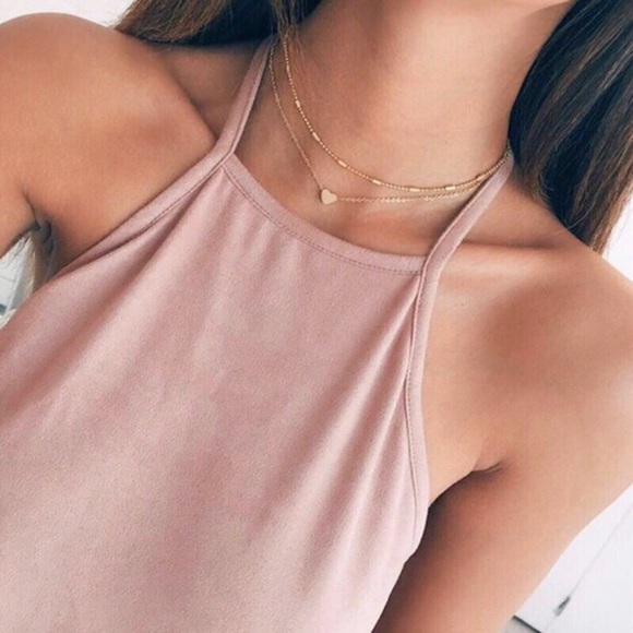 Jewelry - Gold heart choker